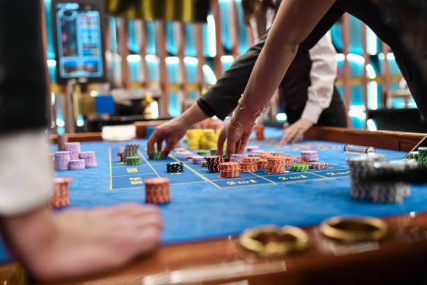 divisi303 platform dashboard showing slot library, live tables, and sportsbook selections